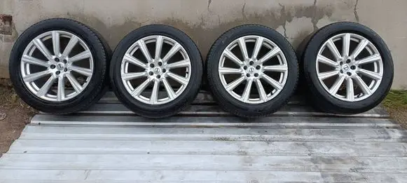 R20 alloy rim