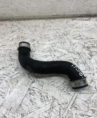 Mercedes-Benz C W204 Engine coolant pipe/hose A2045011682