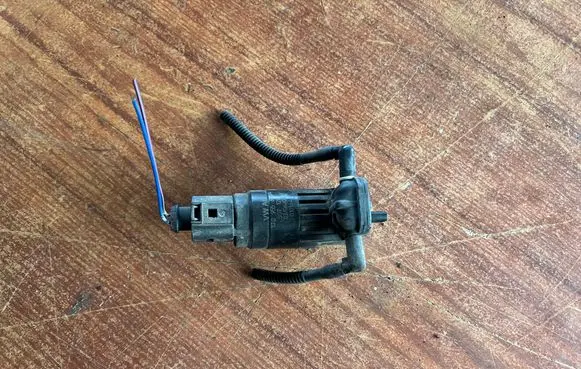 Audi A4 S4 B7 8E 8H Windscreen/windshield washer pump 1T0955651A