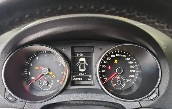 Speedometer (instrument cluster)