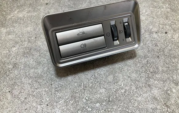 Jaguar XF X250 Fog light switch 8X2311654BC 03037000