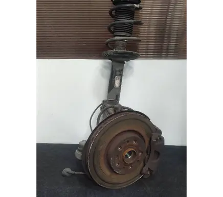 Volkswagen Touran III Front wheel hub spindle knuckle 5Q0407258A