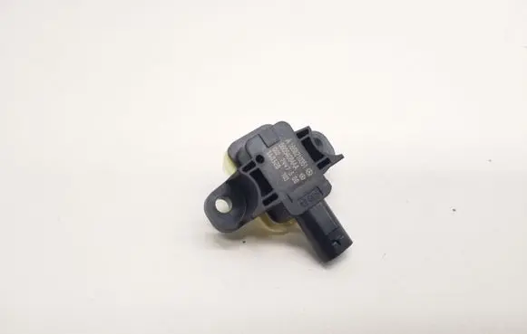Mercedes-Benz A W176 Airbag deployment crash/impact sensor a1668210351