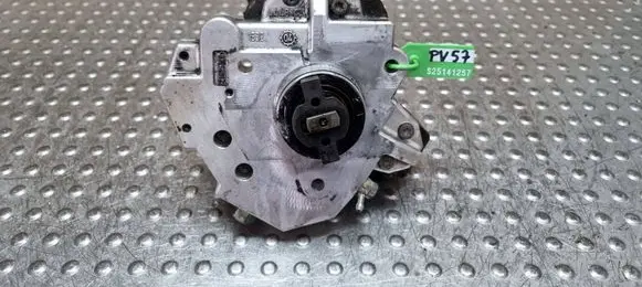 Volvo V70 Fuel injection high pressure pump 8689590 0445010043