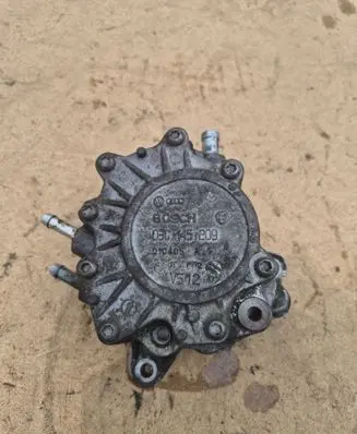 Volkswagen Touran I Vacuum pump 03G145209 010405