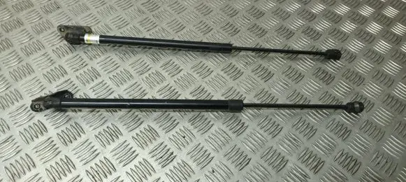 Opel Zafira A Tailgate/trunk strut/damper 90527590N 1232281