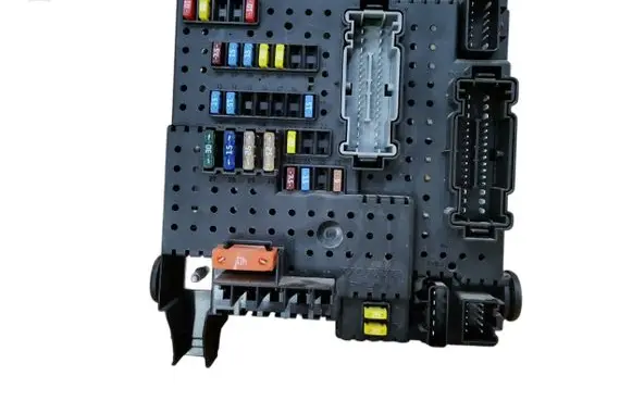 Volvo XC90 Fuse module 30728512 06W232 28017881
