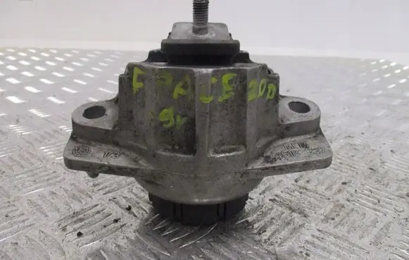 Jaguar F-Pace Engine mount bracket 4518237