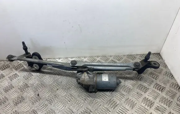 BMW X5 E70 Front wiper linkage and motor 7200536