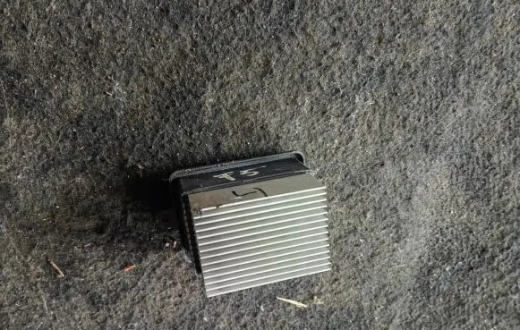 Fiat 500L Heater blower motor/fan resistor A43002000