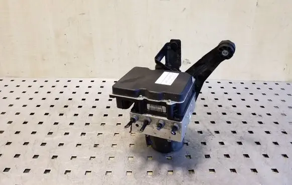 BMW X3 E83 ABS Pump 3451343978101 3452343982001 0265236012