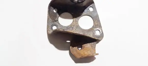 Volkswagen Golf IV Bracket in trunk/boot 001159 010599