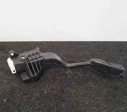 Opel Corsa D Accelerator throttle pedal 13305805