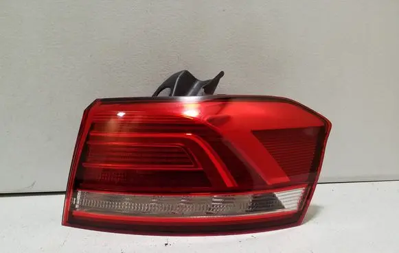 Volkswagen PASSAT B8 Rear/tail lights 3G9945312