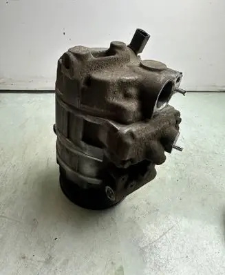 Volkswagen Golf V Air conditioning (A/C) compressor (pump) 234324