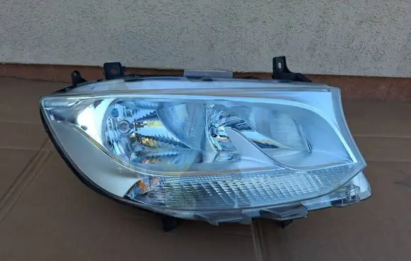Mercedes-Benz Sprinter W907 W910 Headlight/headlamp A9109060100