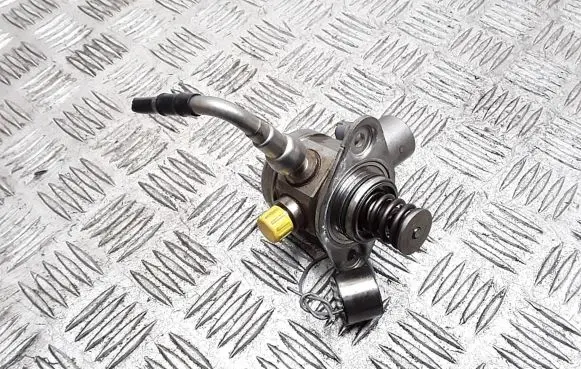 Ford Focus Fuel injection high pressure pump cm5g9d376ga