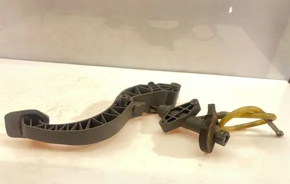 Clutch slave cylinder