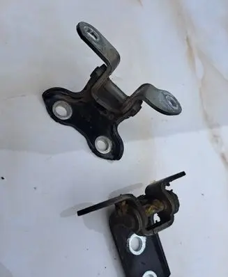 Toyota Avensis T270 Rear door hinge set ES030209