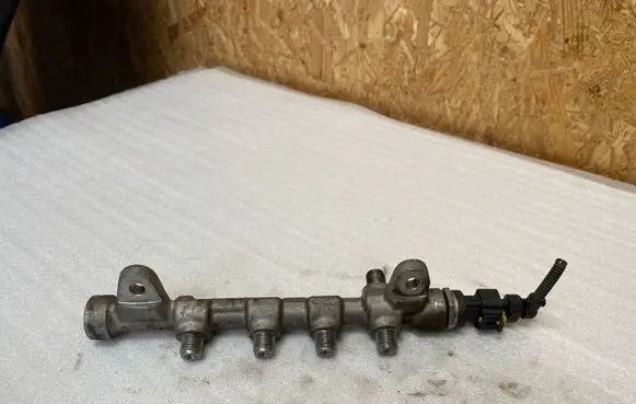 Opel Insignia A Fuel main line pipe 55576177