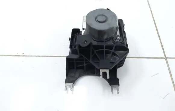Mercedes-Benz A W176 ABS Pump A0094315212