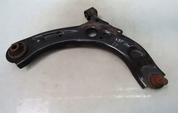 Mazda 3 Front lower control arm/wishbone