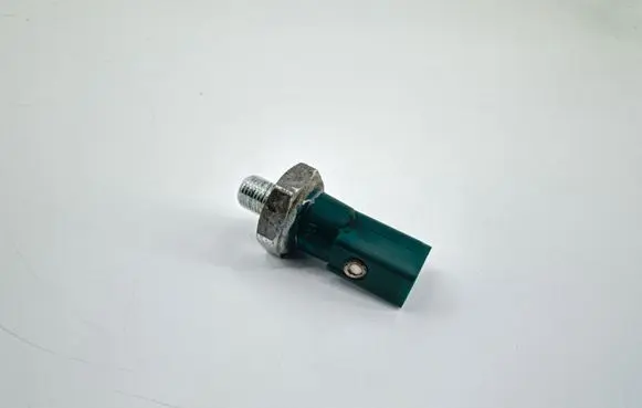 Volkswagen Touareg II Oil pressure sensor 059919081G