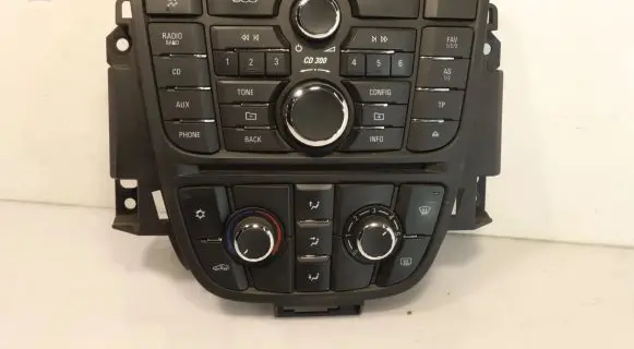 Head unit multimedia control