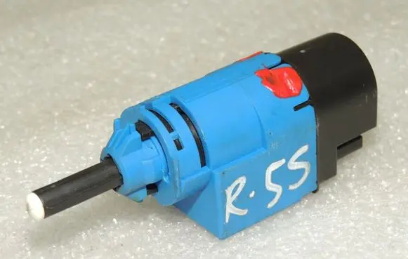 Renault Trafic III (X82) Aerial antenna switch 253256730R