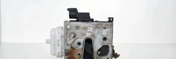 Audi A4 S4 B5 8D Front door lock 8D1837016F