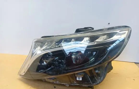 Mercedes-Benz Vito Viano W447 Headlight/headlamp 4479063201