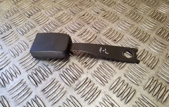 Toyota Corolla E120 E130 Front seatbelt buckle