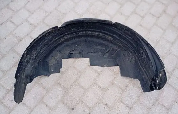 Rear arch fender liner splash guards