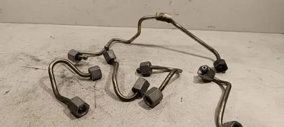 Fuel injector supply line/pipe