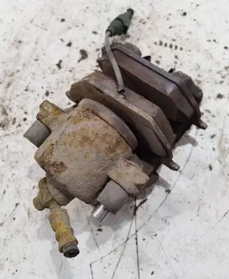 Skoda Octavia Mk2 (1Z) Front brake caliper