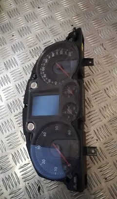 Volkswagen PASSAT B6 Speedometer (instrument cluster) a2c53194181