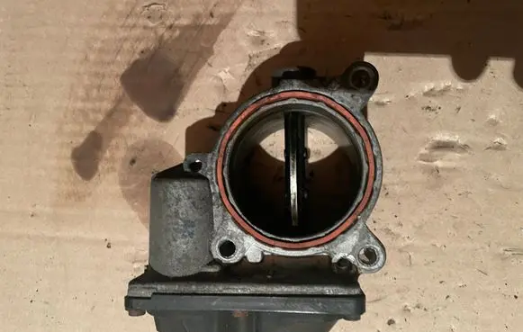 Volkswagen Transporter - Caravelle T5 Throttle valve 03L128063S