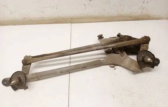 Toyota RAV 4 (XA30) Front wiper linkage and motor 