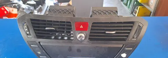 Citroen C4 Grand Picasso Dash center air vent grill
