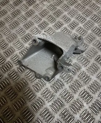 Mercedes-Benz E W212 Engine mounting bracket A27262233404