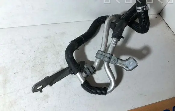 Lexus CT 200H Engine coolant pipe/hose