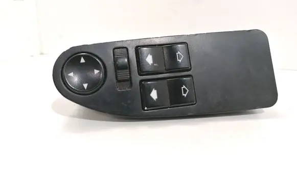 BMW 5 E39 Electric window control switch 8360887