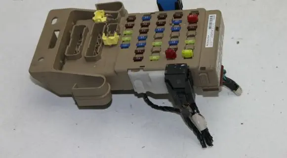 Subaru Legacy Fuse module 82201AJ00A