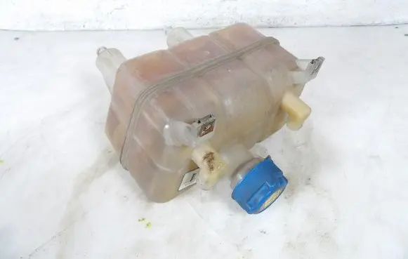 Coolant expansion tank/reservoir
