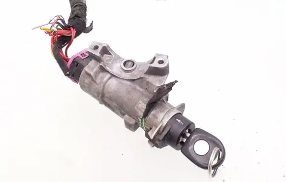 Volkswagen PASSAT B5 Ignition lock 4b0905851