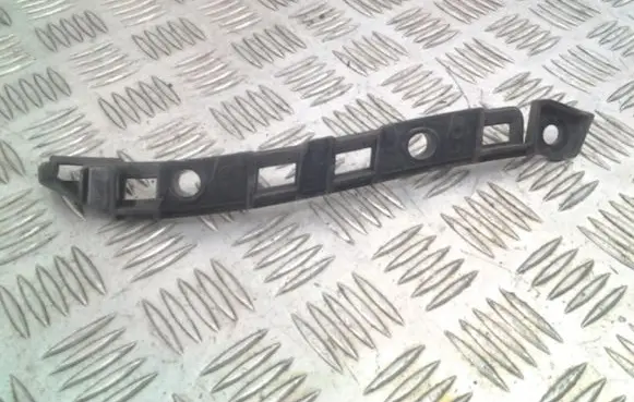 Mercedes-Benz A W176 Front bumper mounting bracket A1768850121