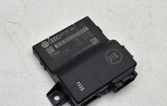 Audi Q7 4L Gateway control module 4F0907468F