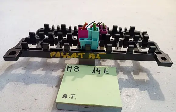 Volkswagen PASSAT B5 Fuse box set