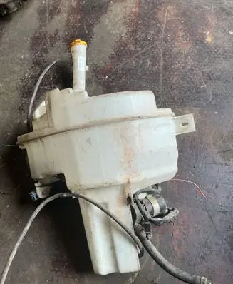 Mazda 5 Windshield washer fluid reservoir/tank 860142728