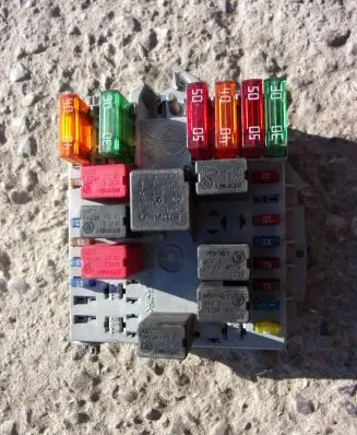 Alfa Romeo 147 Fuse box set 51742419